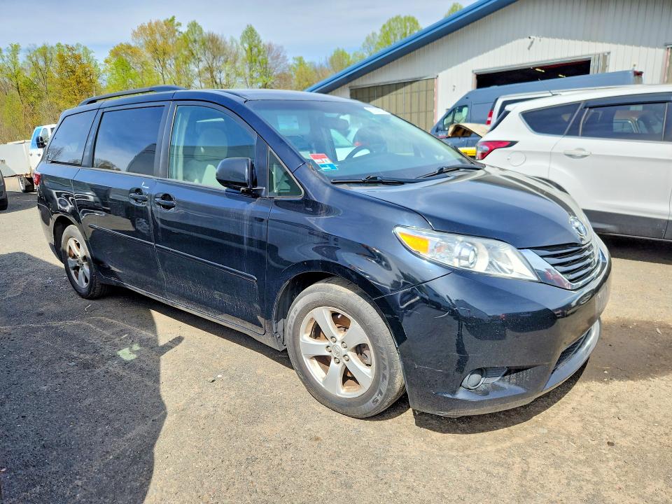 2017 Toyota Sienna VIN 5TDKZ3DCXHS816680 COPART salvage auction — MINOR DENT/SCRATCHES, Ri - Certificate Of Title, sold $6,900 on 2026-07-31 (photo 4)