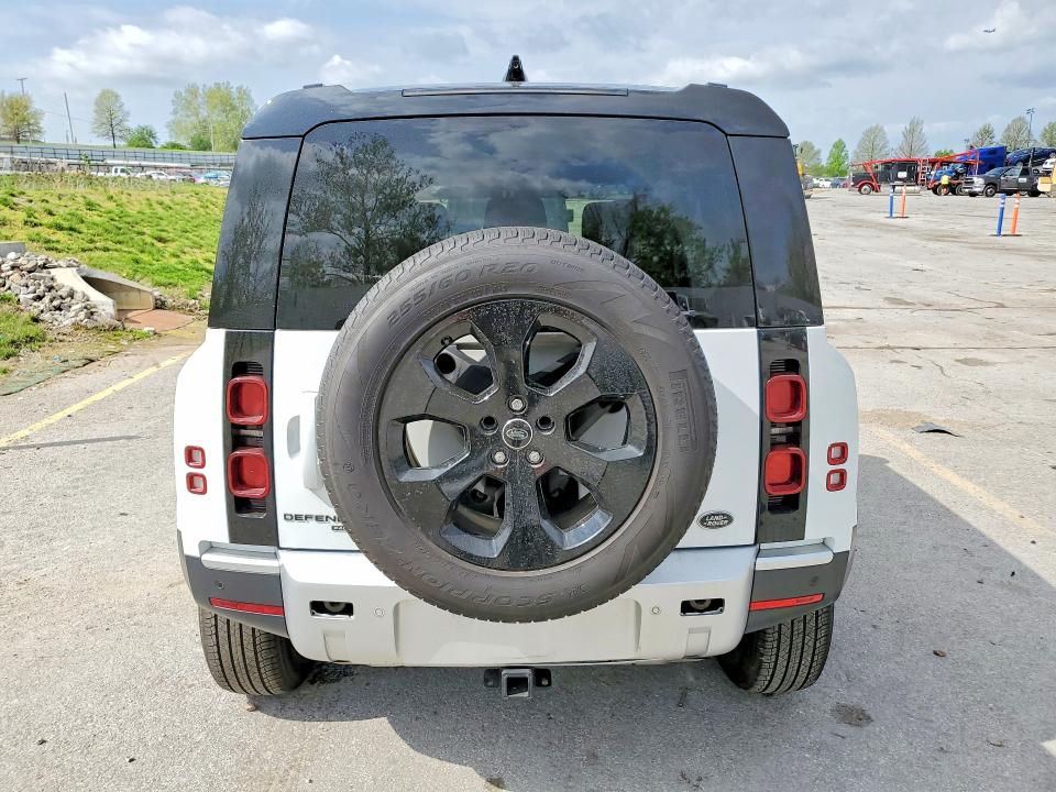 2020 Land rover Defender VIN SALE9EEU1L2020876 COPART salvage auction — MINOR DENT/SCRATCHES, MO - CERTIFICATE OF TITLE, sold $30,250 on 2026-07-16 (photo 6)