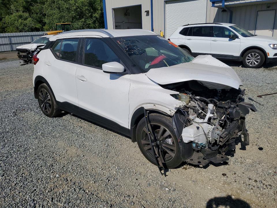 2020 Nissan Kicks VIN 3N1CP5CV3LL545701 COPART salvage auction — FRONT END, NC - SALVAGE CERTIFICATE OF TITLE, sold $750 on 2026-07-02 (photo 4)