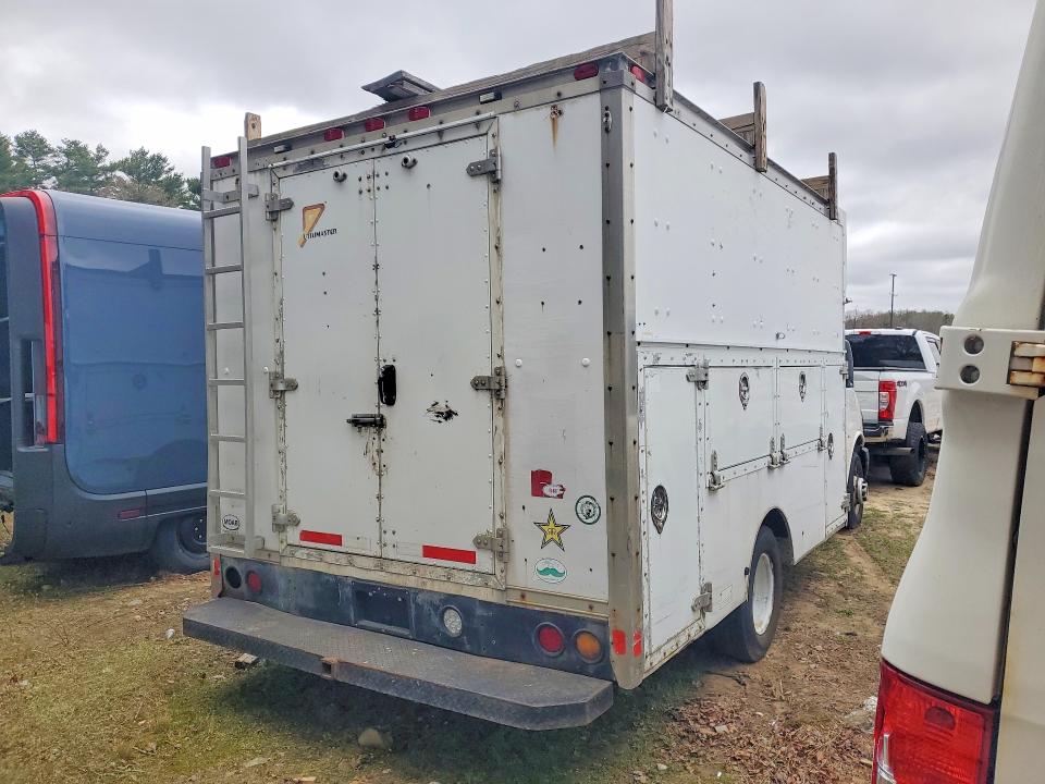 2004 Gmc Savana VIN 1GDJG31U241199552 COPART salvage auction — SIDE, RI - SALVAGE CERTIFICATE OF TITLE, sold $100 on 2026-07-09 (photo 3)