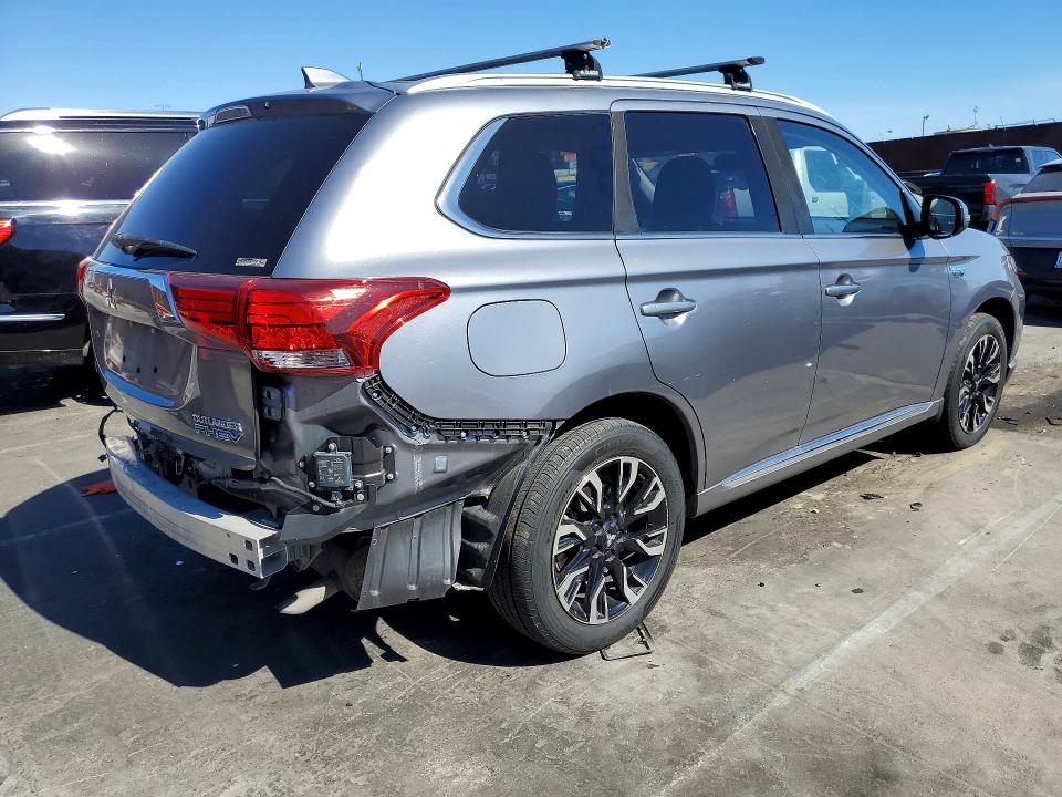 2018 Mitsubishi Outlander VIN JA4J24A57JZ031561 COPART salvage auction — REAR END, Salvage Title, sold $6,100 on 2026-07-15 (photo 3)