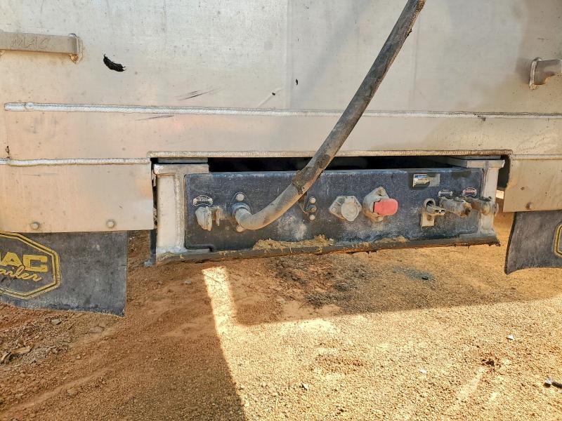 2025 Mac trailer VIN 5MADA3420SC074413 COPART salvage auction — ALL OVER, NC - SALVAGE CERTIFICATE OF TITLE, sold $3,000 on 2026-07-23 (photo 8)