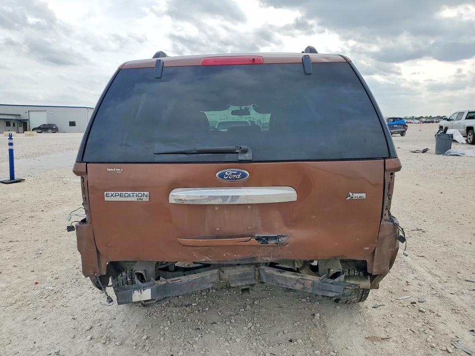 2011 Ford Expedition VIN 1FMJU1H5XBEF37524 COPART salvage auction — REAR END, Tx - Salvage Vehicle Title, sold $650 on 2026-07-02 (photo 6)