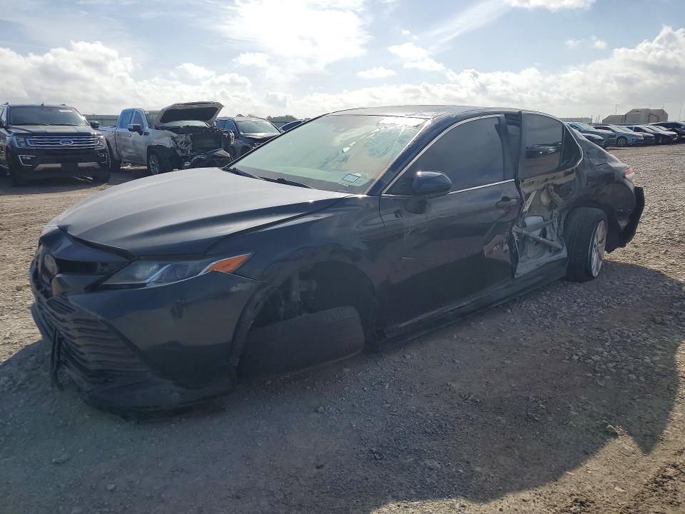 2018 Toyota VIN 4T1B11HK9JU537537 COPART salvage auction — SIDE, Tx - Salvage Vehicle Title, sold $2,000 on 2026-07-02 (photo 1)