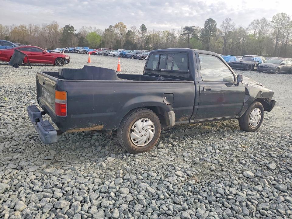 1989 Toyota Pickup VIN JT4RN81R8K0035442 COPART salvage auction — FRONT END, Nc - Salvage Certificate Of Title, sold $2,500 on 2026-07-29 (photo 3)