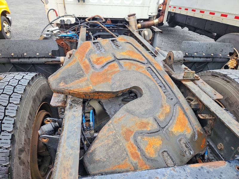 2016 Freigliner VIN 1FUBCYDT7GHHA4363 COPART salvage auction — MINOR DENT/SCRATCHES, OK - CERTIFICATE OF TITLE, sold $1,000 on 2026-07-08 (photo 9)