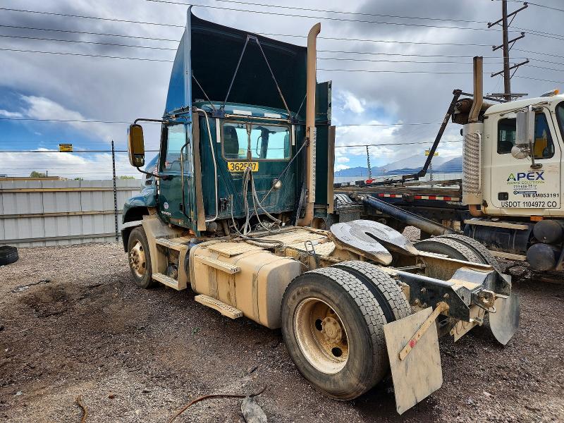 2017 Mack Cxu613 VIN 1M1AW01X9HM009895 COPART salvage auction — FRONT END, OK - DIS/DLR/EXP ONLY CLEAN TITLE (P), sold $425 on 2026-08-26 (photo 3)