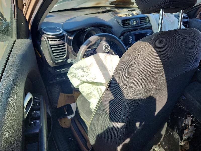 2014 Kia Soul VIN KNDJP3A50E7037673 COPART salvage auction — FRONT END, Id - Salvage Certificate Of Title, sold $300 on 2026-07-15 (photo 8)