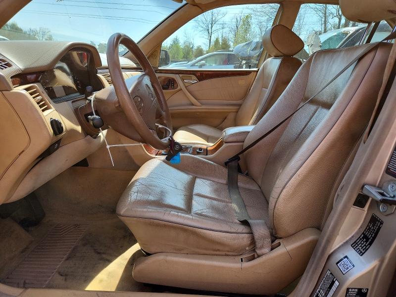 2000 Mercedes-benz E-klasse VIN WDBJF65J4YB123676 COPART salvage auction — REAR END, Md - Cert Of Salvage > 75% Damage, sold $300 on 2026-07-24 (photo 7)