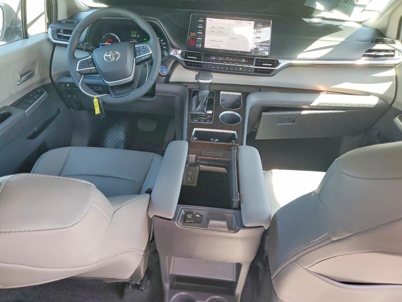 2023 Toyota Sienna VIN 5TDYRKEC6PS169051 COPART salvage auction — SIDE, Salvage Title, sold $8,100 on 2026-07-28 (photo 8)