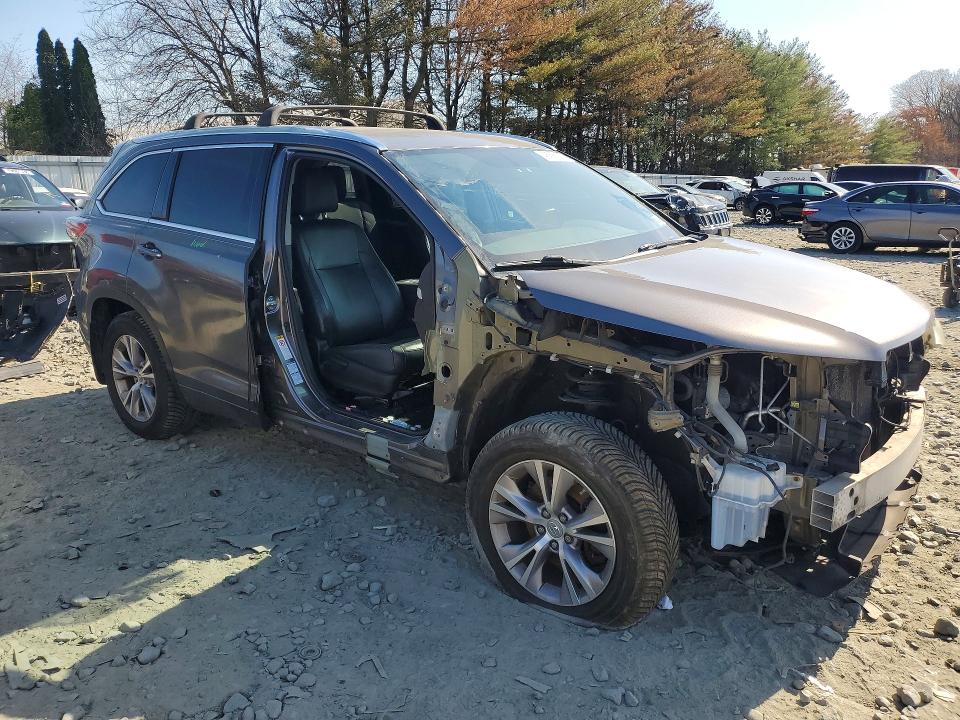2015 Toyota Highlander VIN 5TDJKRFH4FS157536 COPART salvage auction — SIDE, Nj - Cert Of Title-Salvage, sold $400 on 2026-07-29 (photo 4)