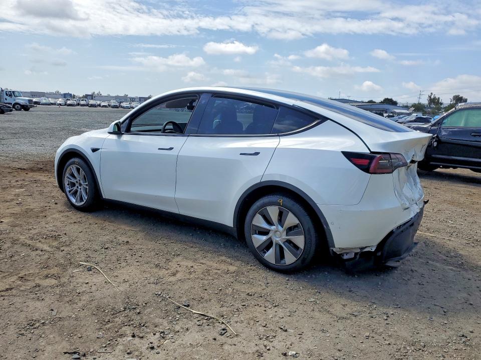 2022 Tesla Model y VIN 7SAYGAEE7NF466917 COPART salvage auction — REAR END, Ca - Non-Repairable Vehicle Cert, sold $125 on 2026-07-21 (photo 2)