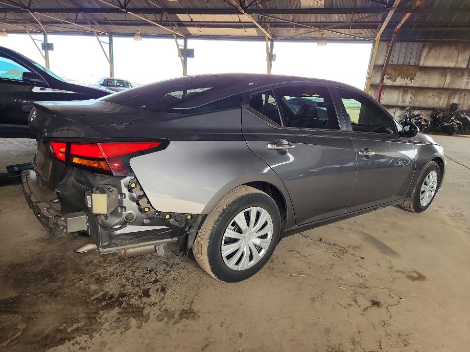 2024 Nissan Altima VIN 1N4BL4BV1RN410733 COPART salvage auction — REAR END, Salvage Title, sold $6,000 on 2026-08-03 (photo 3)