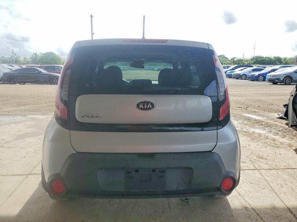 2015 Kia Soul VIN KNDJN2A26F7777171 COPART salvage auction — MINOR DENT/SCRATCHES, Fl - Cert Of Title-Slvg Rebld Flood, sold $950 on 2026-07-29 (photo 6)
