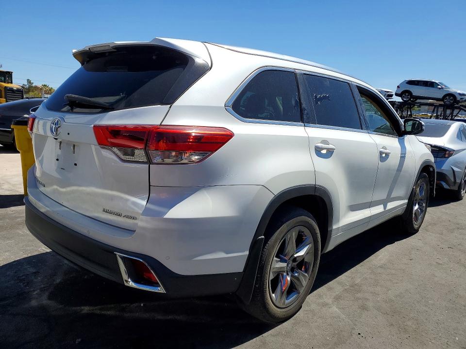2018 Toyota Highlander VIN 5TDDZRFH7JS861702 COPART salvage auction — FRONT END, Nv - Salvage Title, sold $11,700 on 2026-07-22 (photo 3)