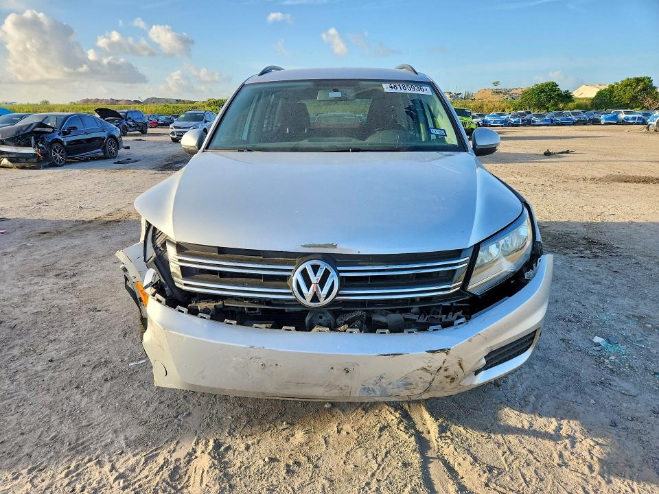 2017 Volkswagen Tiguan VIN WVGAV7AX2HK044961 COPART salvage auction — FRONT END, Salvage Title, sold $725 on 2026-08-18 (photo 5)