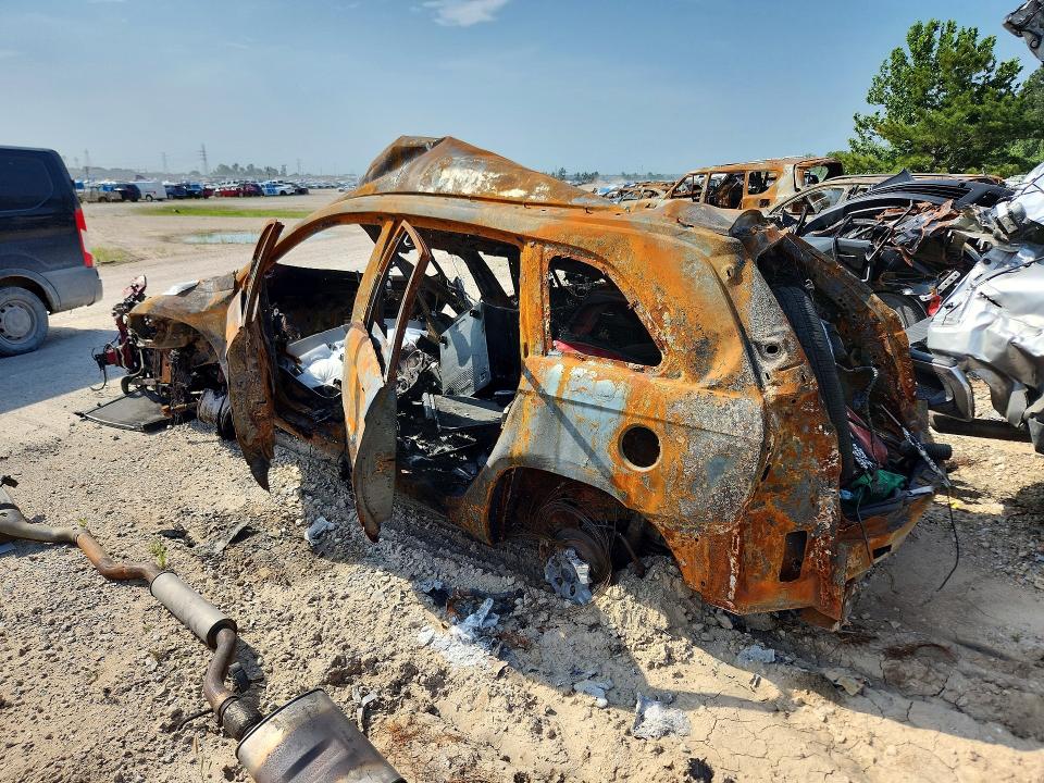 2008 Chrysler Pacifica VIN 2A8GM68X08R144584 COPART salvage auction — BURN, Tx - Nonrepairable Title, sold $200 on 2026-09-11 (photo 2)