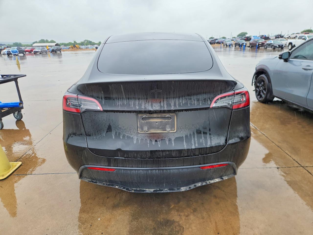 2025 Tesla Model Y VIN 7SAYGDEE9SA344604 COPART salvage auction — Front End, TX - SALVAGE VEHICLE TITLE, sold $9,900 on 2026-07-09 (photo 6)