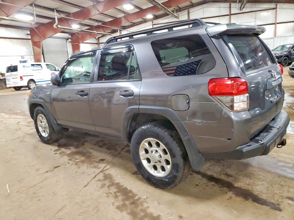 2010 Toyota 4runner VIN JTEBU5JR0A5004914 COPART salvage auction — REAR END, MI - DEALER ONLY CLEAN TITLE, sold $6,300 on 2026-07-31 (photo 2)