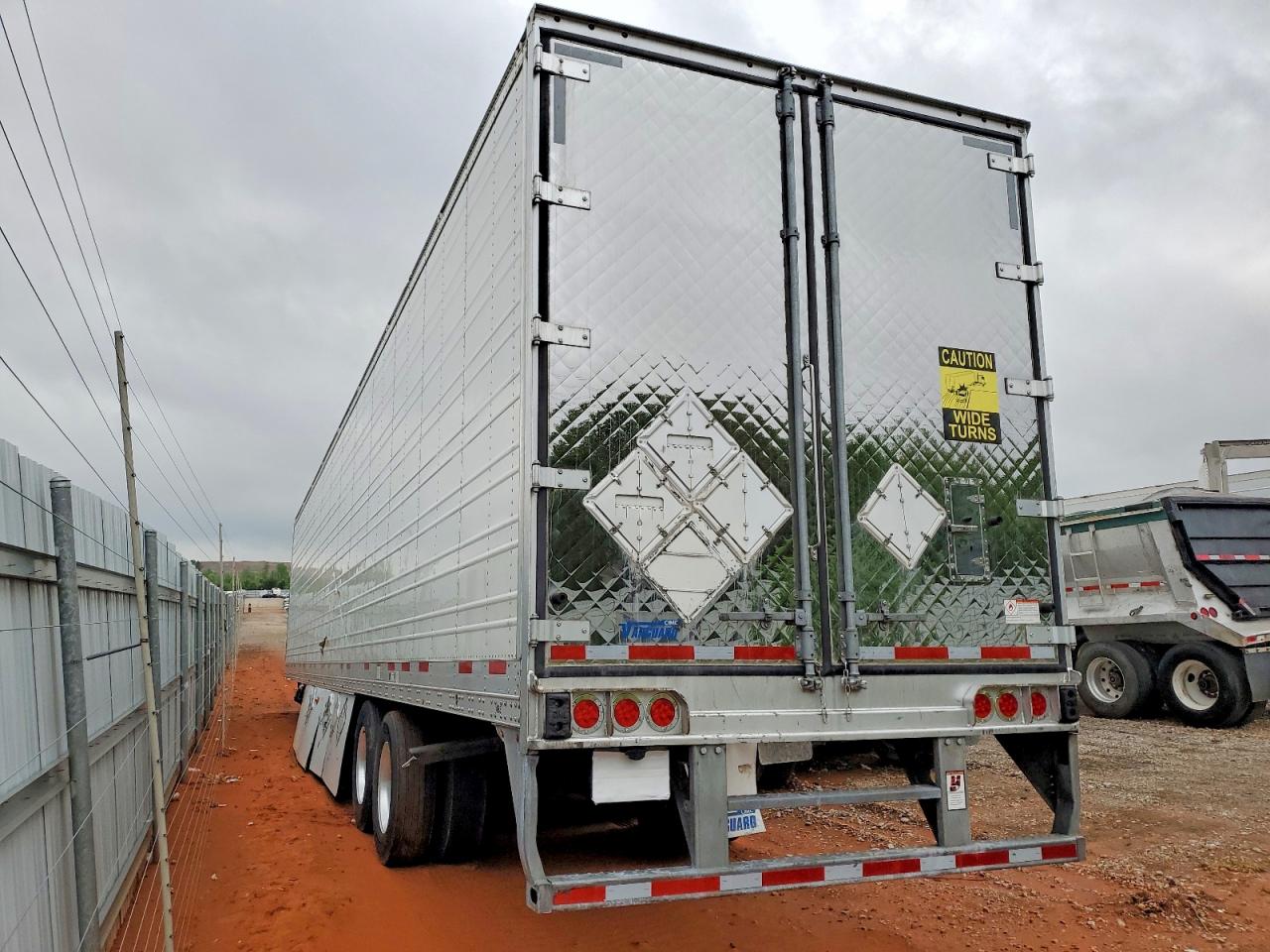 2024 Cimc 1rbr5305 VIN 527SR5320RL041855 COPART salvage auction — All Over, OK - CERT OF TITLE-SALVAGE, sold $34,000 on 2026-07-02 (photo 3)