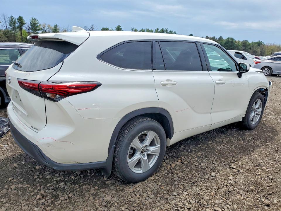 2021 Toyota Highlander VIN 5TDBZRBH8MS533321 COPART salvage auction — FRONT END, MD - CERT OF SALVAGE > 75% DAMAGE, sold $14,000 on 2026-07-06 (photo 3)