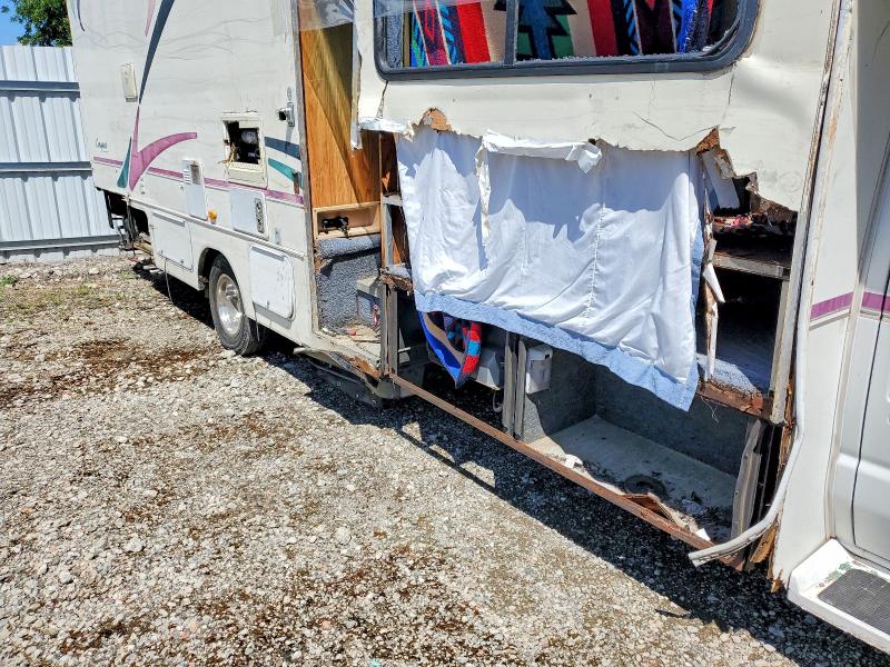 1999 Ford Econoline VIN 1FDXE40SXXHB08478 COPART salvage auction — SIDE, CA - SALVAGE CERTIFICATE, sold $10 on 2026-07-09 (photo 9)