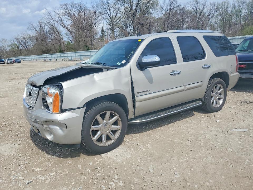 2007 Gmc Yukon VIN 1GKFK638X7J336045 COPART salvage auction — FRONT END, Mo - Salvage Certificate Of Title, sold $1,800 on 2026-07-10 (photo 1)