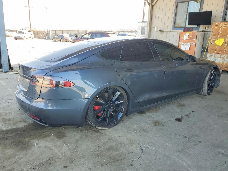 2017 Tesla Model s VIN 5YJSA1E19HF228489 COPART salvage auction — SIDE, Salvage Title, sold $3,650 on 2026-07-20 (photo 3)