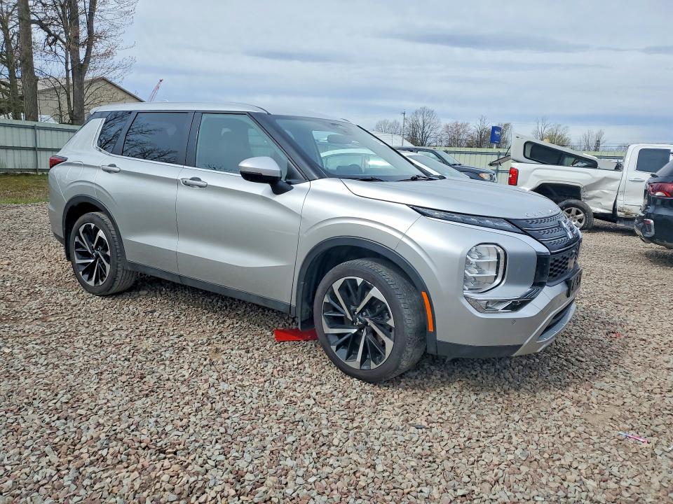 2022 Mitsubishi Outlander VIN JA4J3UA81NZ082924 COPART salvage auction — MECHANICAL, Ny - Certificate Of Title (P), sold $7,400 on 2026-07-20 (photo 4)