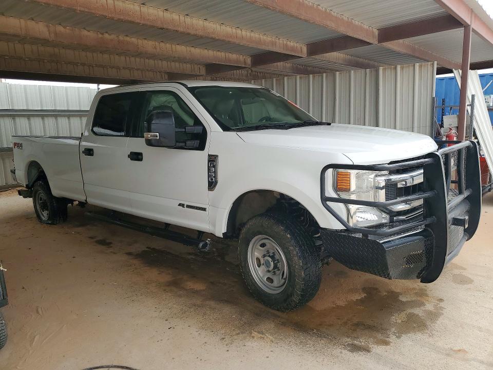 2022 Ford F350 VIN 1FT8W3BT0NED77464 COPART salvage auction — SIDE, Tx - Salvage Vehicle Title, sold $10,900 on 2026-07-30 (photo 4)