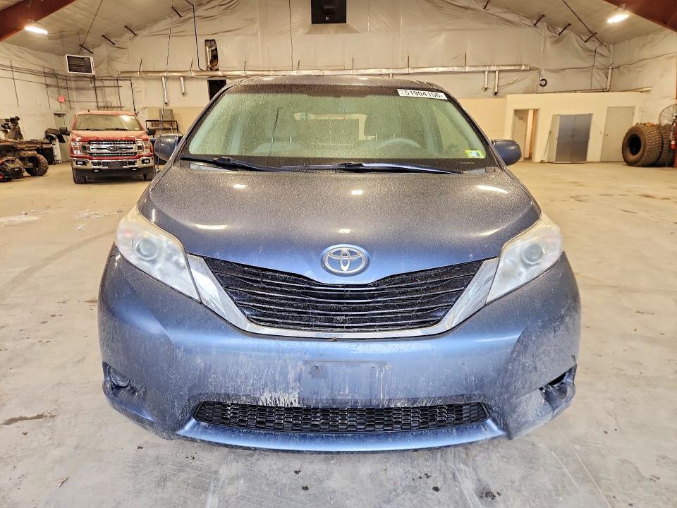 2014 Toyota Sienna VIN 5TDJK3DC4ES090925 COPART salvage auction — REAR END, Id - Salvage Certificate Of Title, sold $3,150 on 2026-07-13 (photo 5)