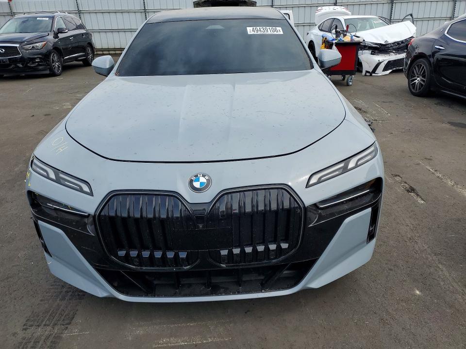 2024 BMW 7er VIN WBA23EH00RCP97991 COPART salvage auction — REAR END, Ca - Salvage Certificate, sold $41,500 on 2026-07-06 (photo 5)