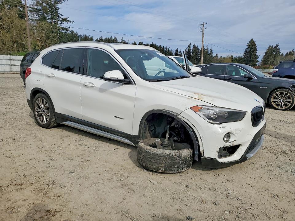 2016 BMW X1 VIN WBXHT3C39G5E50122 COPART salvage auction — UNDERCARRIAGE, Salvage Title, sold $700 on 2026-07-28 (photo 4)