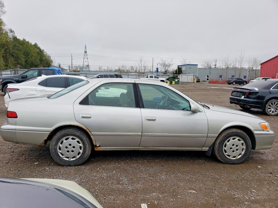 2000 Toyota Camry VIN JT2BG22K1Y0517097 COPART salvage auction — VANDALISM, On - Permit Rebuilt - Unfit, sold $150 on 2026-07-03 (photo 3)