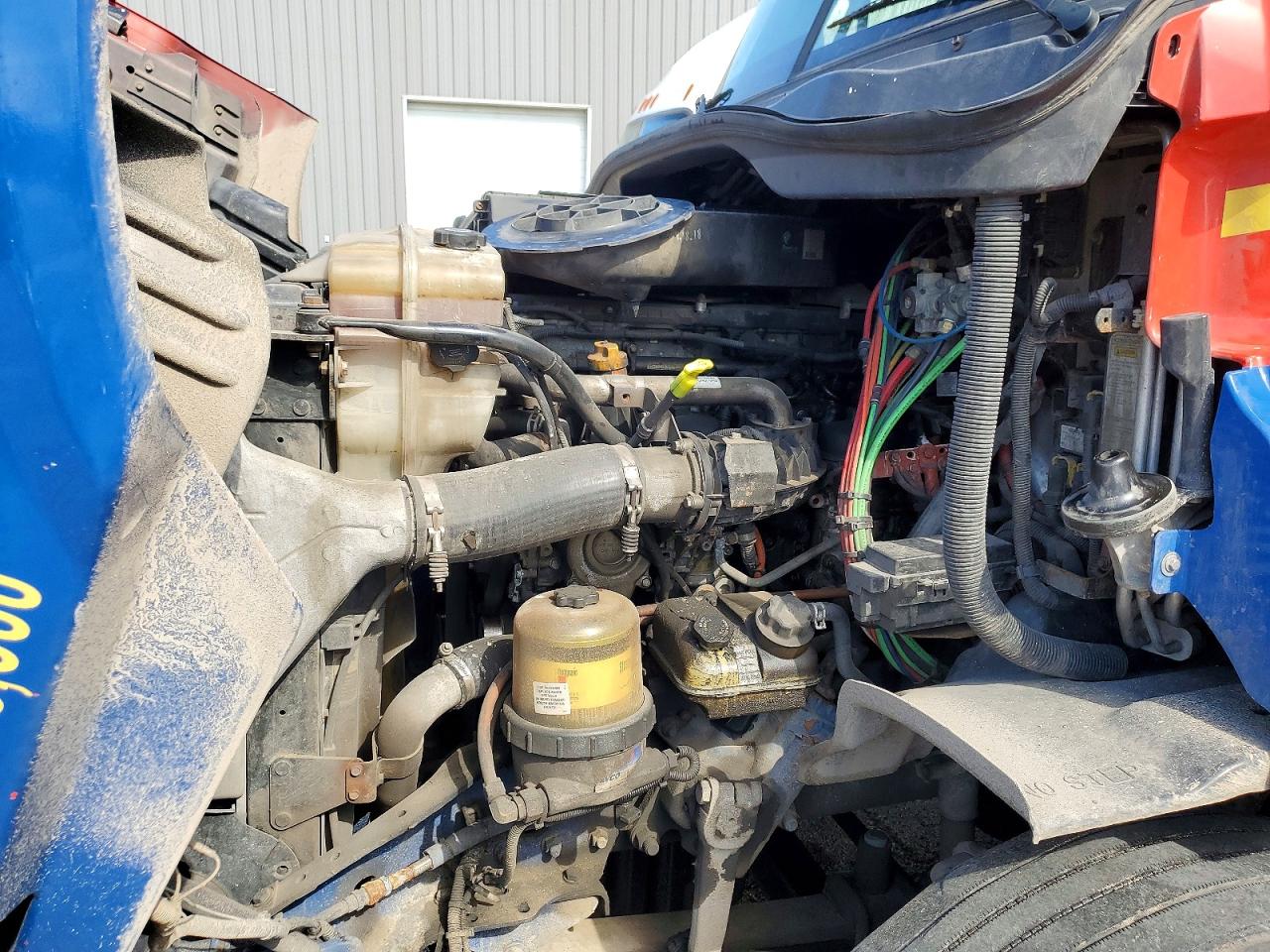 2017 Freightliner Cascadia 113 VIN 1FUJGHDV0HLHL2171 COPART salvage auction — Minor Dent/Scratches, IL - CERTIFICATE OF TITLE, sold $28,500 on 2026-07-10 (photo 7)