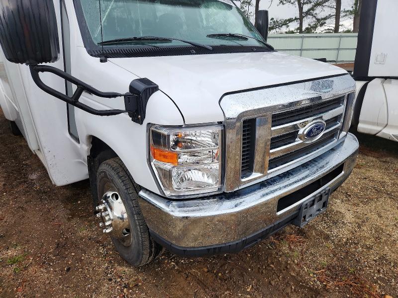 2019 Ford Econoline e350 VIN 1FDEE3FS3KDC06583 COPART salvage auction — MINOR DENT/SCRATCHES, NY - CERTIFICATE OF TITLE, sold $11,600 on 2026-07-14 (photo 9)