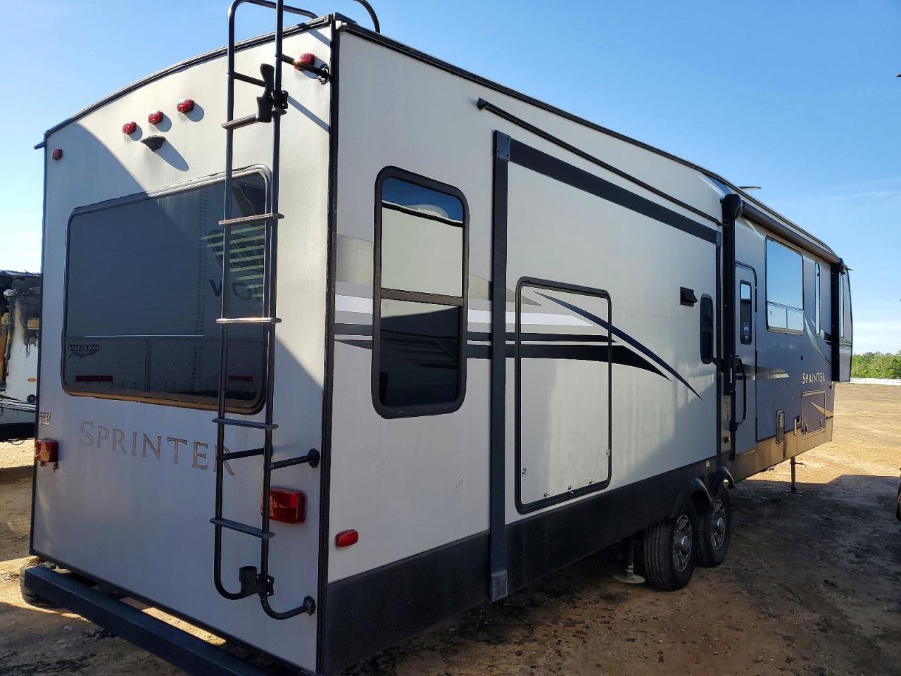 2019 Keystone Tone Sprinter VIN 4YDF35722K1531393 COPART salvage auction — Minor Dent/Scratches, AL - CERT OF TITLE-SALVAGE TITLE, sold $10,900 on 2026-07-02 (photo 4)