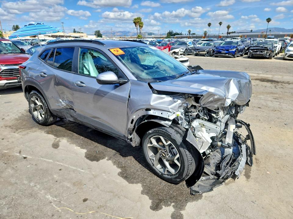 2025 Chevrolet Trax VIN KL77LHEP8SC243077 COPART salvage auction — FRONT END, Fl - Certificate Of Destruction, sold $1,850 on 2026-07-17 (photo 4)
