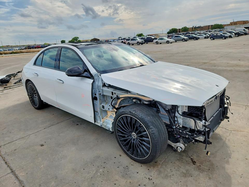 2024 Mercedes-benz E-klasse VIN W1KLF6BB9RA044475 COPART salvage auction — FRONT END, Tx - Certificate Of Title, sold $4,000 on 2026-07-30 (photo 4)