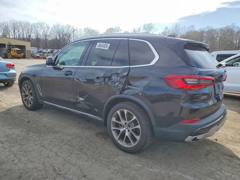 2019 BMW X5 VIN 5UXCR6C57KLL35057 COPART salvage auction — SIDE, Salvage Title, sold $350 on 2026-07-30 (photo 2)