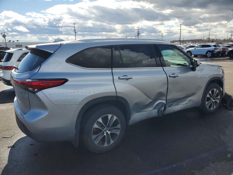2022 Toyota Highlander VIN 5TDGBRCH9NS539400 COPART salvage auction — FRONT END, Ca - Salvage Certificate, sold $15,600 on 2026-07-29 (photo 3)