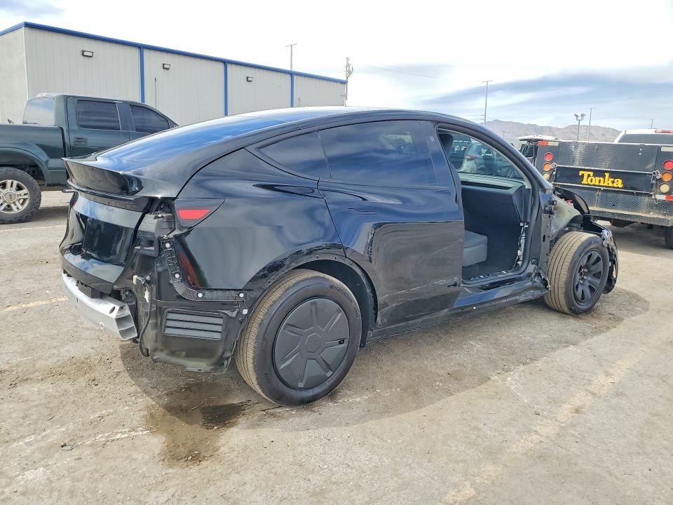 2026 Tesla Model y VIN 7SAYGDED7TA595033 COPART salvage auction — SIDE, Nv - Salvage Title, sold $17,100 on 2026-07-02 (photo 3)