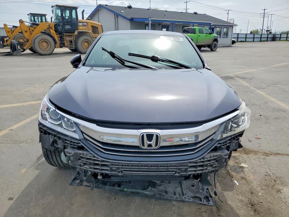 2017 Honda Accord VIN 1HGCR2F5XHA139576 COPART salvage auction — SIDE, Id - Salvage Certificate Of Title, sold $2,500 on 2026-07-09 (photo 5)