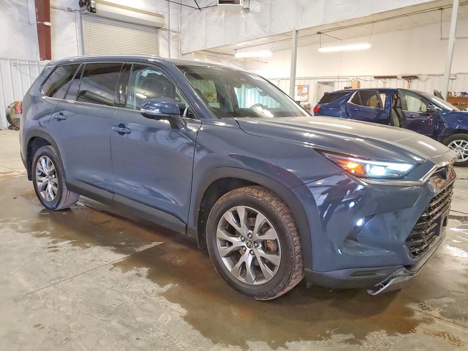 2024 Toyota Highlander VIN 5TDAAAB51RS032725 COPART salvage auction — SIDE, MN - CERT OF TITLE-SALVAGE, sold $23,900 on 2026-07-20 (photo 4)