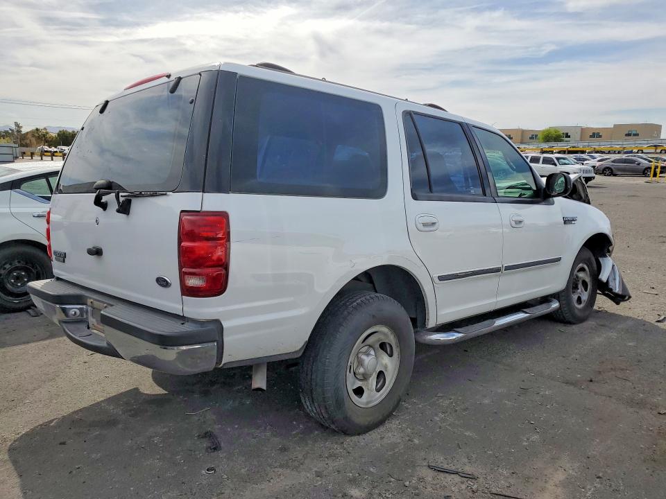 2000 Ford Expedition VIN 1FMRU1568YLB17992 COPART salvage auction — FRONT END, Nv - Salvage Title, sold $150 on 2026-07-29 (photo 3)