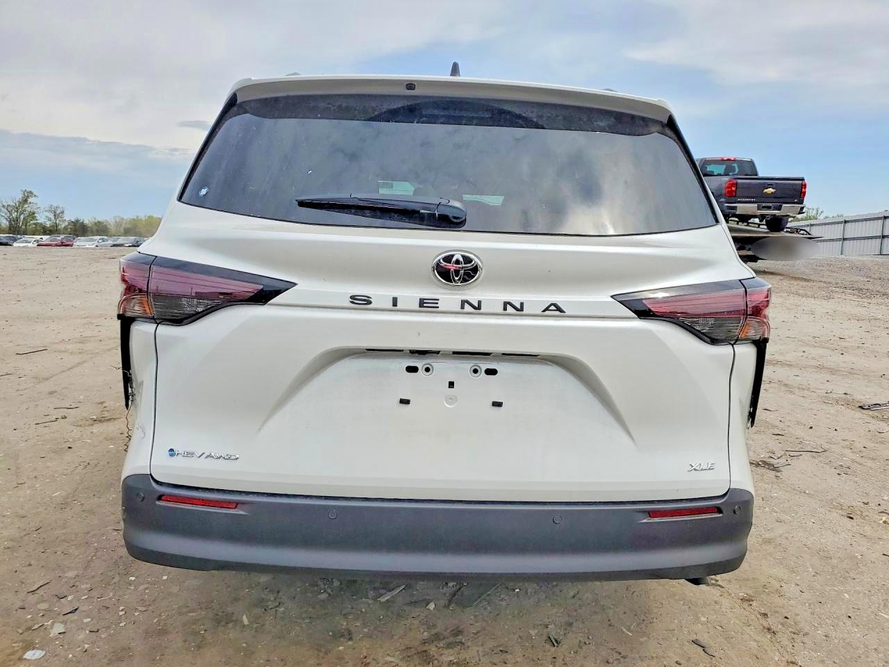 2026 Toyota Sienna VIN 5TDYSKFC2TS251775 COPART salvage auction — Front End, VA - CERT OF TITLE - SALVAGE, sold $14,100 on 2026-06-03 (photo 6)