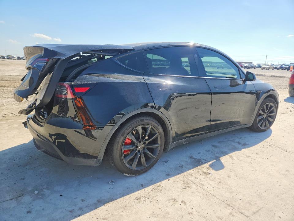 2024 Tesla Model y VIN 7SAYGDEF7RF037406 COPART salvage auction — REAR END, Tx - Certificate Of Title, sold $5,500 on 2026-07-28 (photo 3)