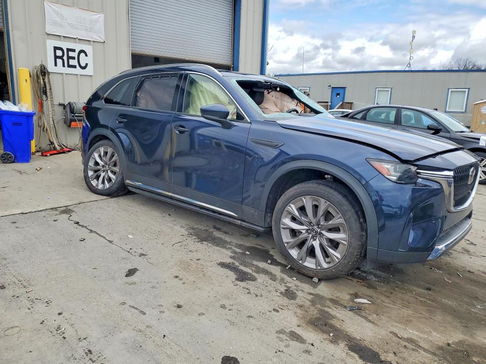 2024 Mazda VIN JM3KKEHDXR1187737 COPART salvage auction — ROLLOVER, Salvage Title, sold $3,200 on 2026-07-15 (photo 4)