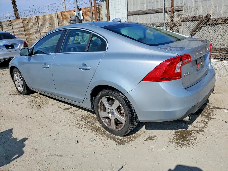 2013 Volvo S60 VIN YV1612FS7D2201572 COPART salvage auction — FRONT END, Wa - Vehicle Cert Of Ownership-Titl, sold $475 on 2026-08-31 (photo 2)