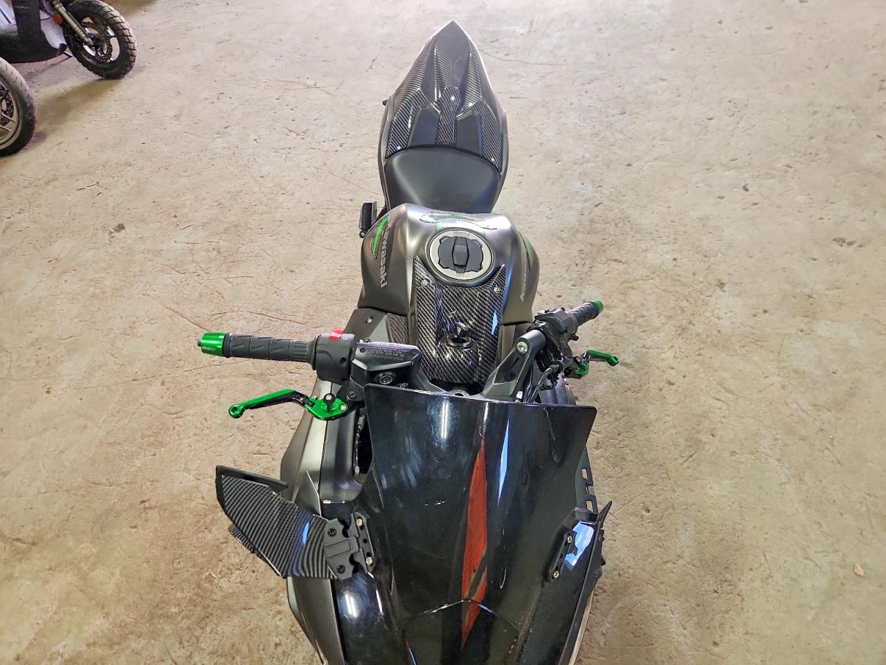 2024 Kawasaki EX650 VIN ML5EXER14RDAD6234 COPART salvage auction — Side, WV - SALVAGE CERTIFICATE, sold $1,600 on 2026-07-09 (photo 5)